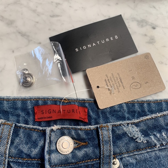 Signature8 denim blue jean shorts size small high rise. High waisted. 26 waist.2 - Picture 2 of 4